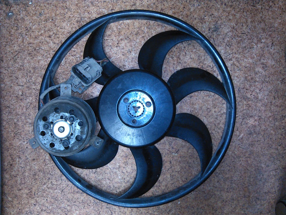 Отдам за сок рабочий вентилятор охлаждения 0130303314 — Opel Astra H, 1 ...