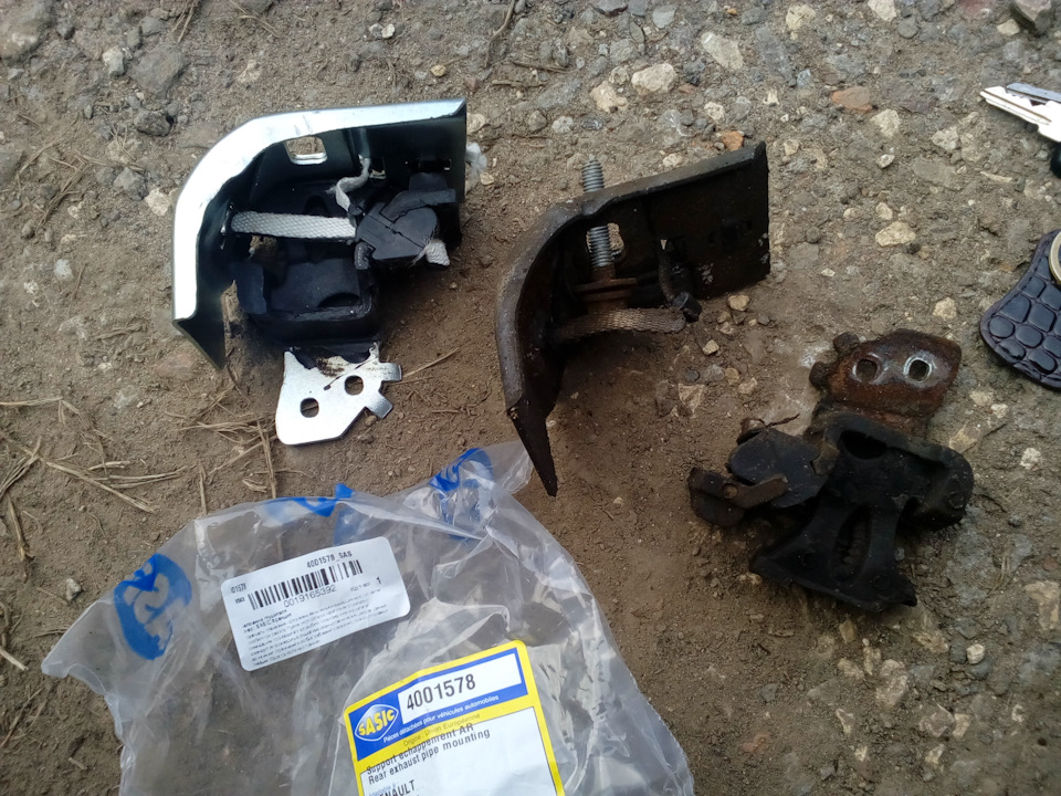 Оторвалась подушка глушителя. — Renault Megane II, 1,5 л, 2007 года ...