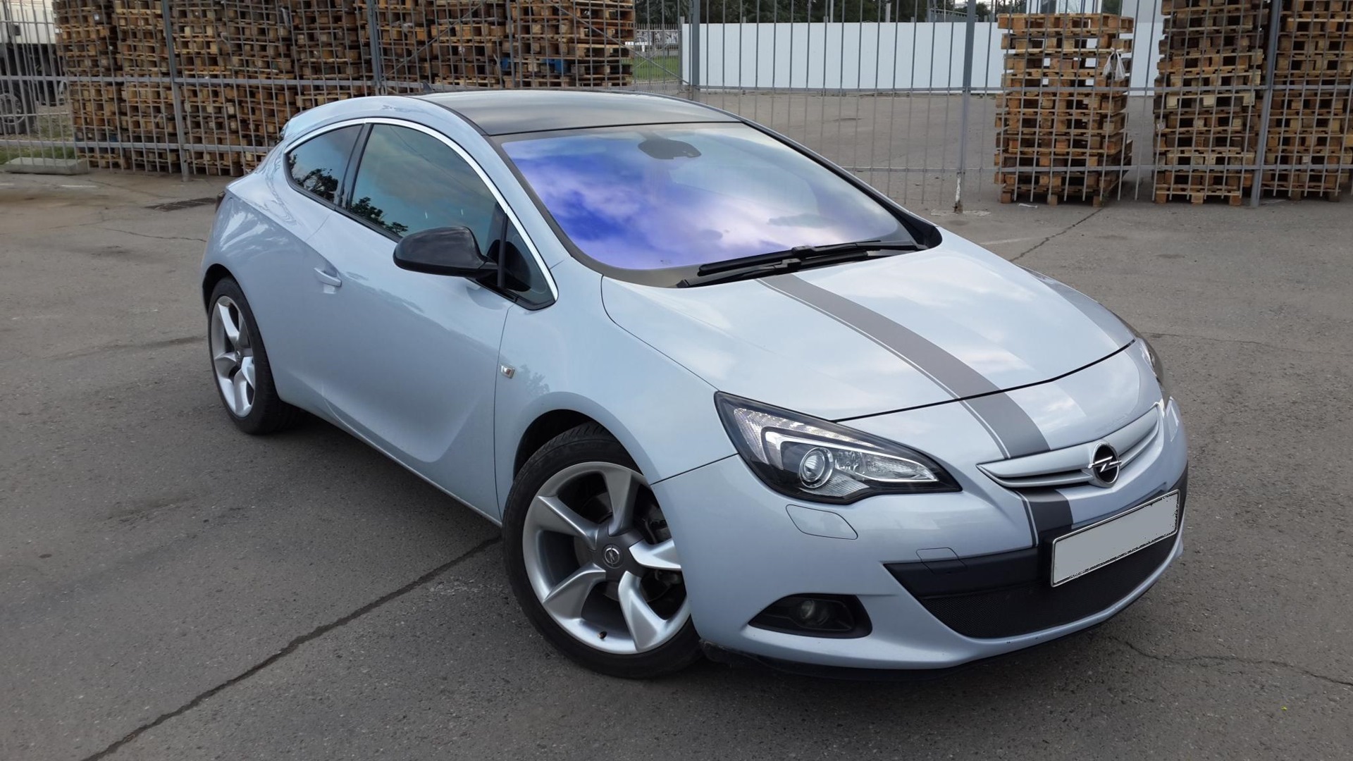 Opel Astra GTC OPC Р±РµР»С‹Р№