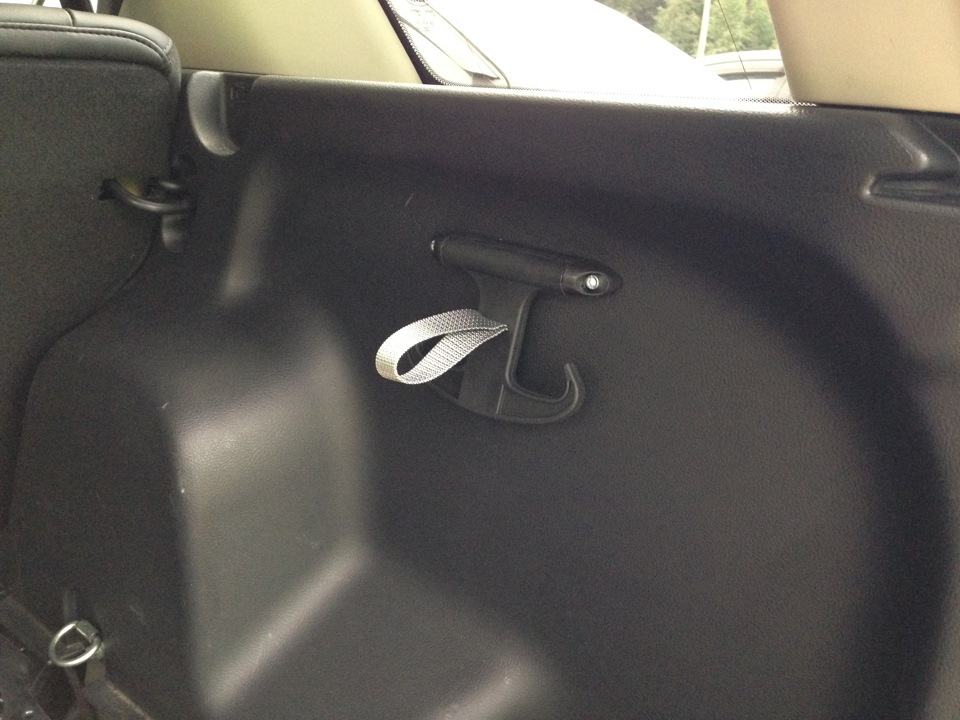 Крючки в багажник — Land Rover Freelander 2 (L359), 2,2 л, 2011 года ...