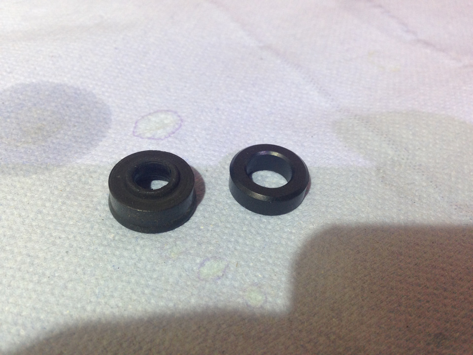 Абсолютно разные. Но правая именно по номеру каталога: 16608KA000 — Subaru Forester (SH). Запчасти на фото: 16608KA000