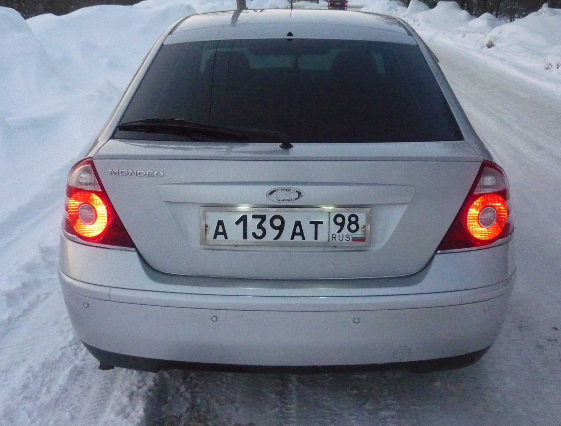 Покраска молдингов в цвет кузова (перед, зад) — Ford Mondeo III, 1,8 л,  2001 года | расходники | DRIVE2