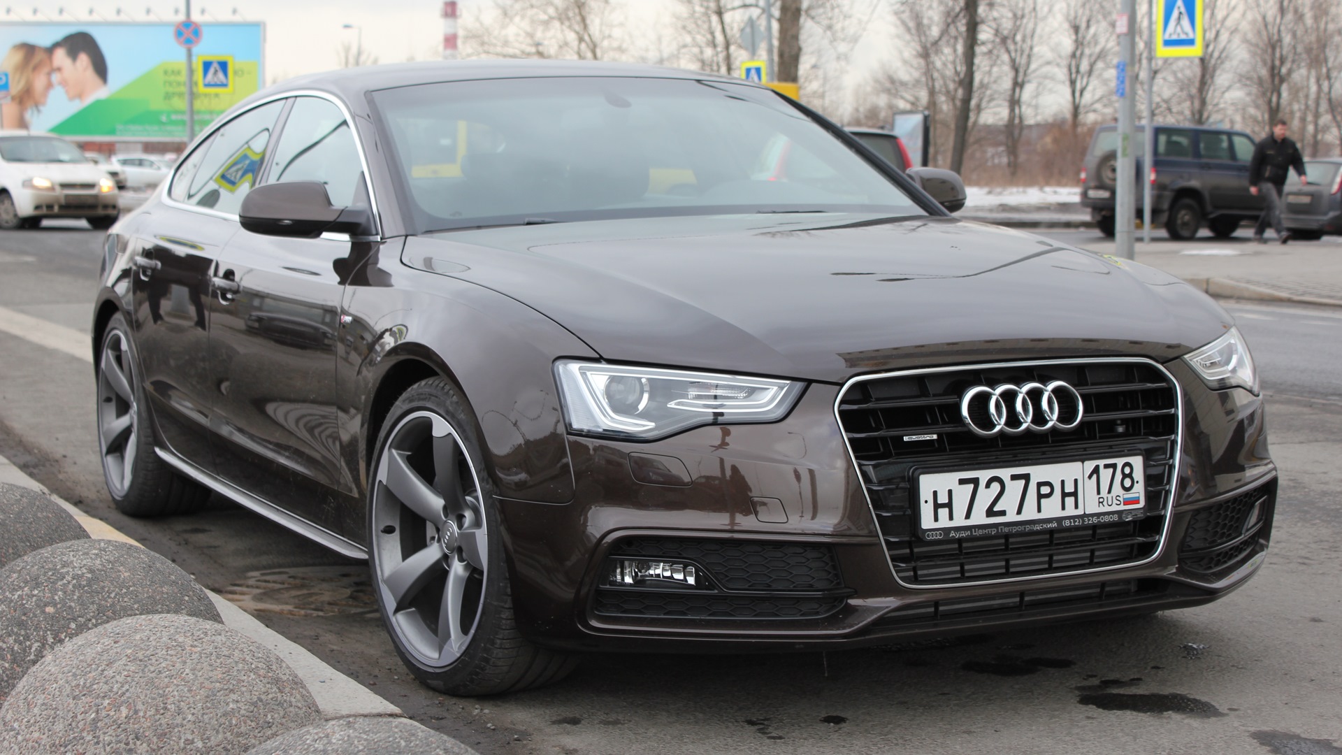 Audi номер. Audi a5 Brown. Ауди а5 коричневая. Audi a5 Sportback 2013 s line. Ауди а5 серая.