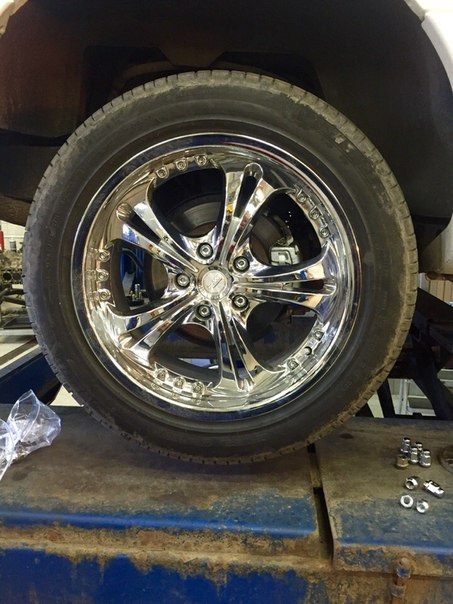 Фото в бортжурнале Lincoln Town Car III