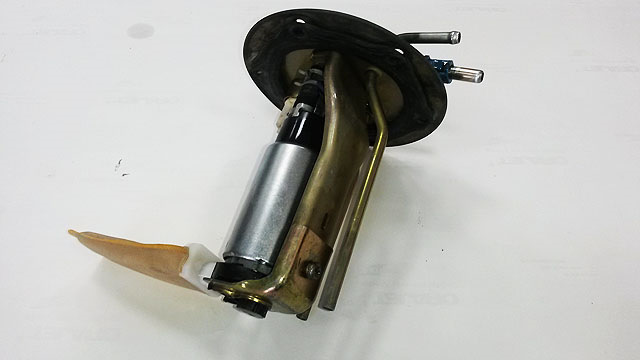 Топливный насос с фильтром. — Mitsubishi Galant (8G)