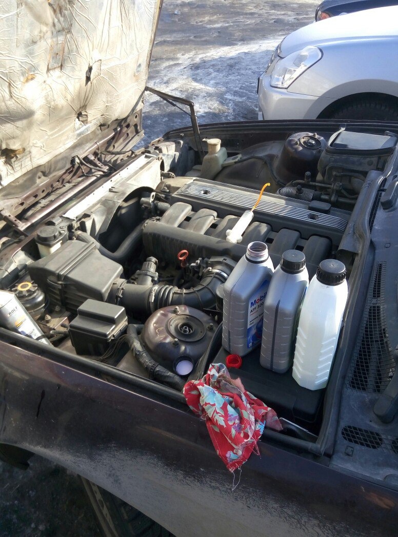 Меняем масло в ГУРе — BMW 5 series (E34), 2,5 л, 1994 года | своими ...
