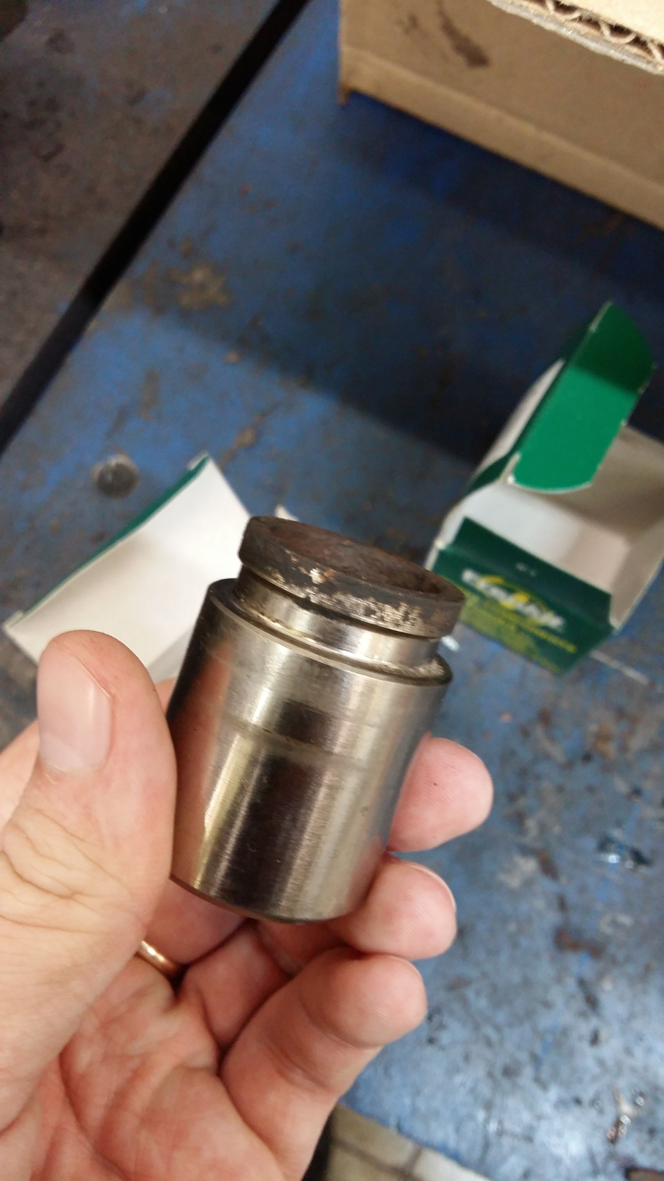 Замена пыльника суппорта — Nissan X-Trail II (t31), 2 л, 2011 года ...