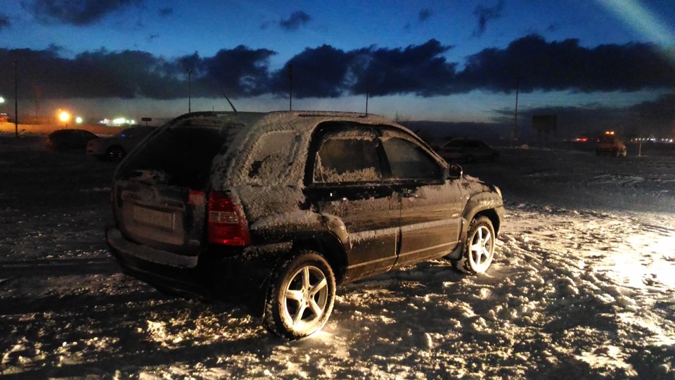 KIA Sportage V-6...2.7