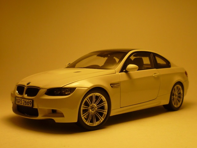 BMW e92 белая с черной крышей