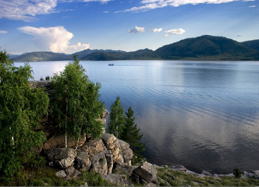 Бухтарминское водохранилище фото голубой залив