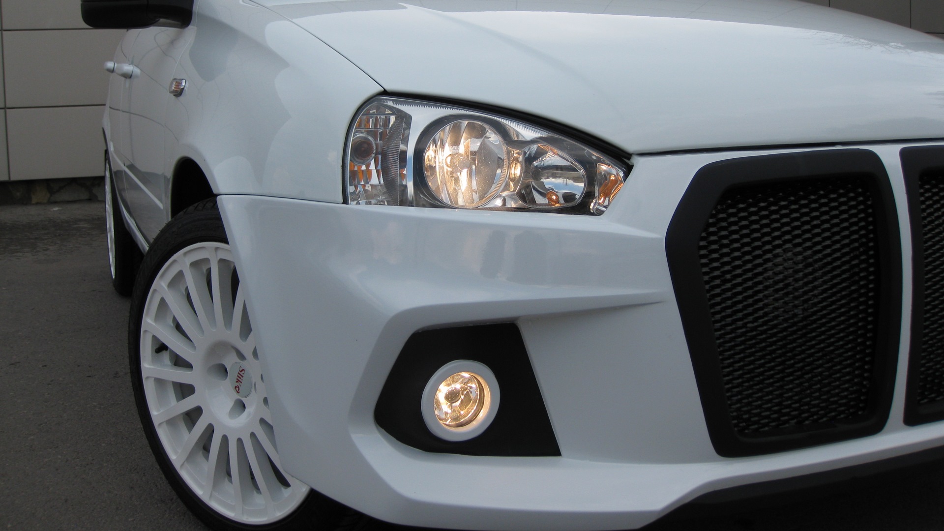 Бампер калина фантом 2. Лада калина седан обвес фантом 2. Бампер калина фантом 2. Бампер фантом. Бампер лада калины 1117 фантом 2.