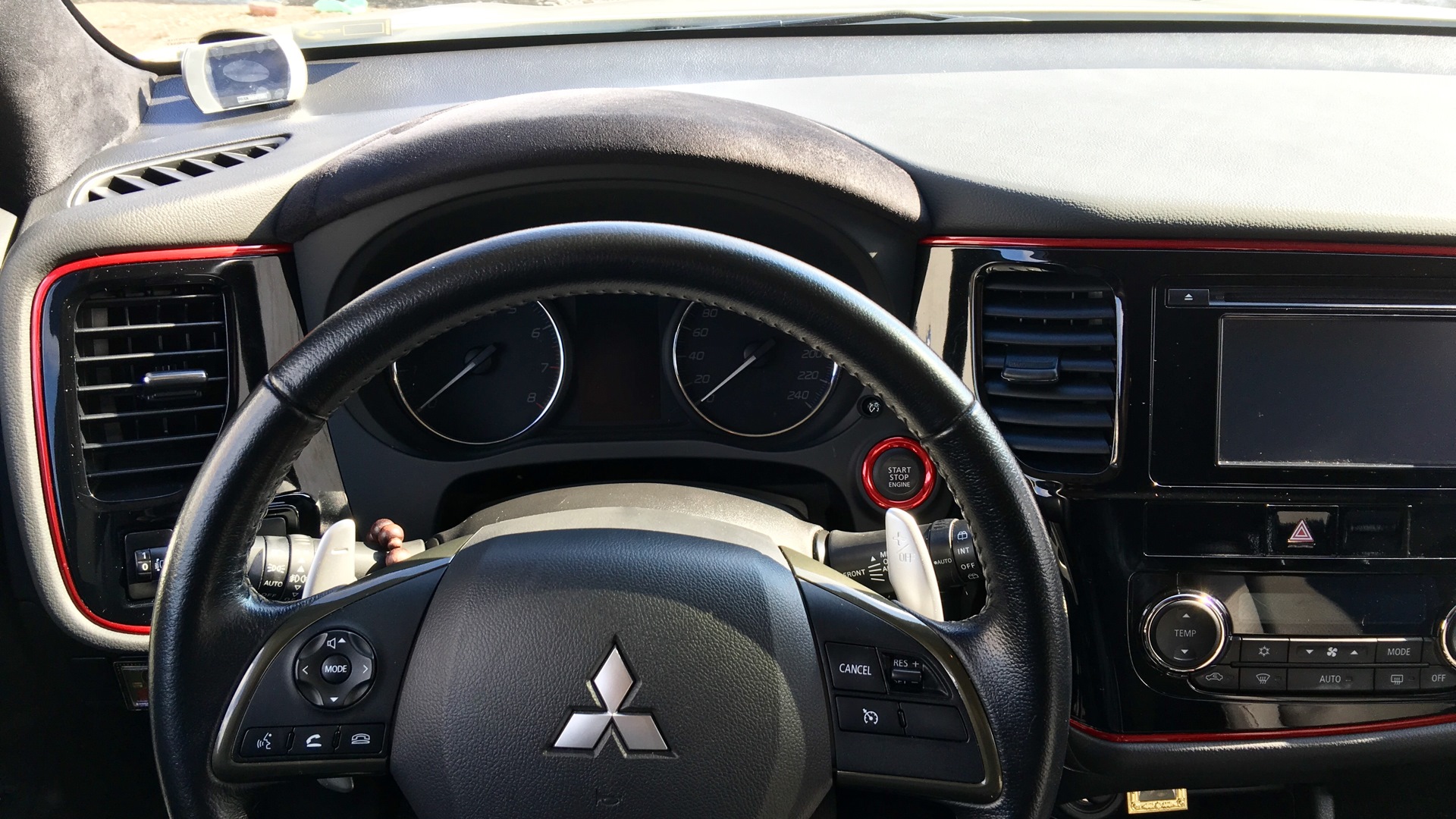 Mitsubishi Outlander (3G) 2.4 бензиновый 2014 | White Mitsu на DRIVE2