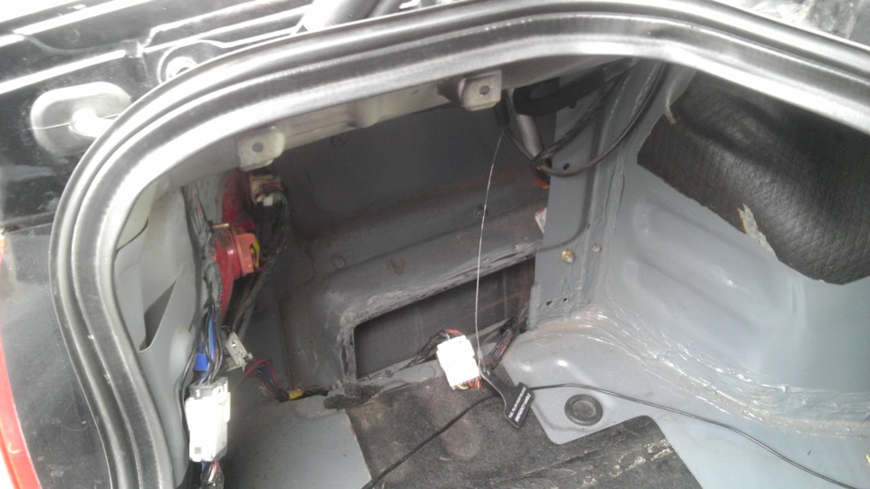 Конденсат в багажнике — KIA Magentis I, 2 л, 2004 года | своими руками ...