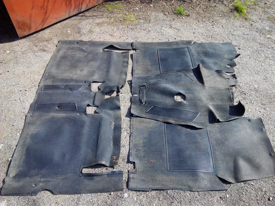 Коричневый ковер ваз 2103. Ковер пола ваз 2101. Штатный ковер пола ваз 2101-2107. Ковры ваз 2101 72 года. Ковер пола ваз 2106 красный.