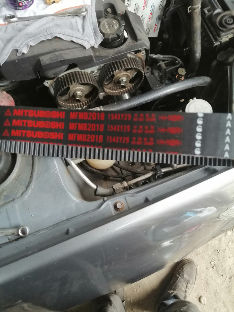Ремень грм митсубиси каризма 1. Md300470. Mitsubishi carisma грм ремень. Митсубиси каризма 1 8 gdi ремень грм. 6 4g92.