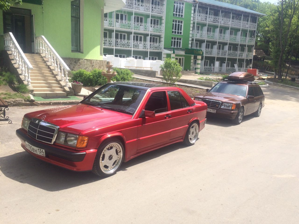 Фото в бортжурнале Mercedes-Benz E-Class Estate (S124)