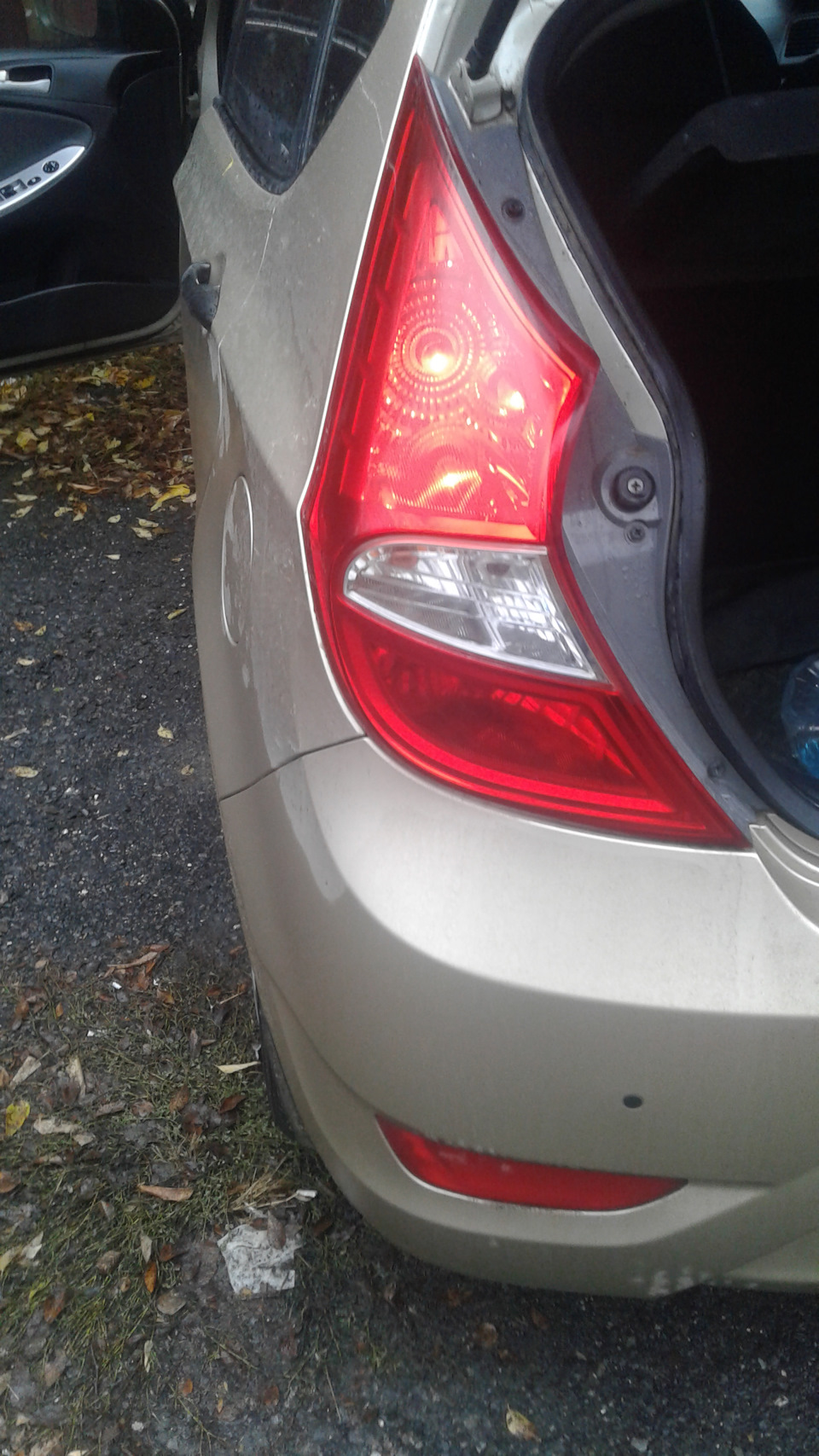 доработка задних габаритов — Hyundai Solaris Hatchback, 1,6 л, 2011 ...