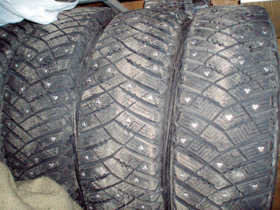 Зимняя резина 175 70. Зимняя резина Гудиер r14. Goodyear ULTRAGRIP 185/70 r14. Зимний Goodyear r14. Goodyear ULTRAGRIP 500 185/70 r14.