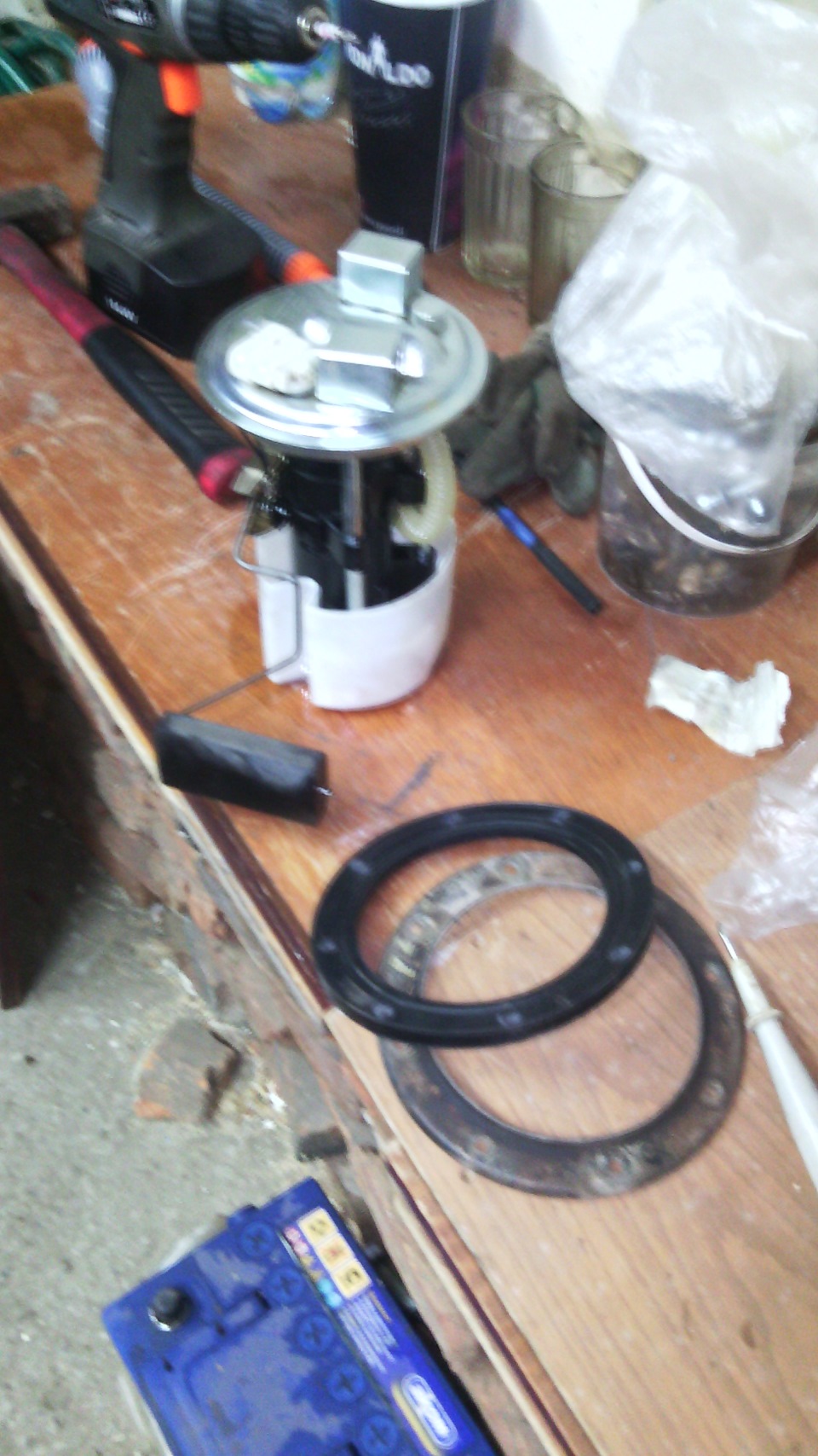 Земена прокладки бензонасоса и зеркало — Lada 21099, 1,5 л, 2004 года ...