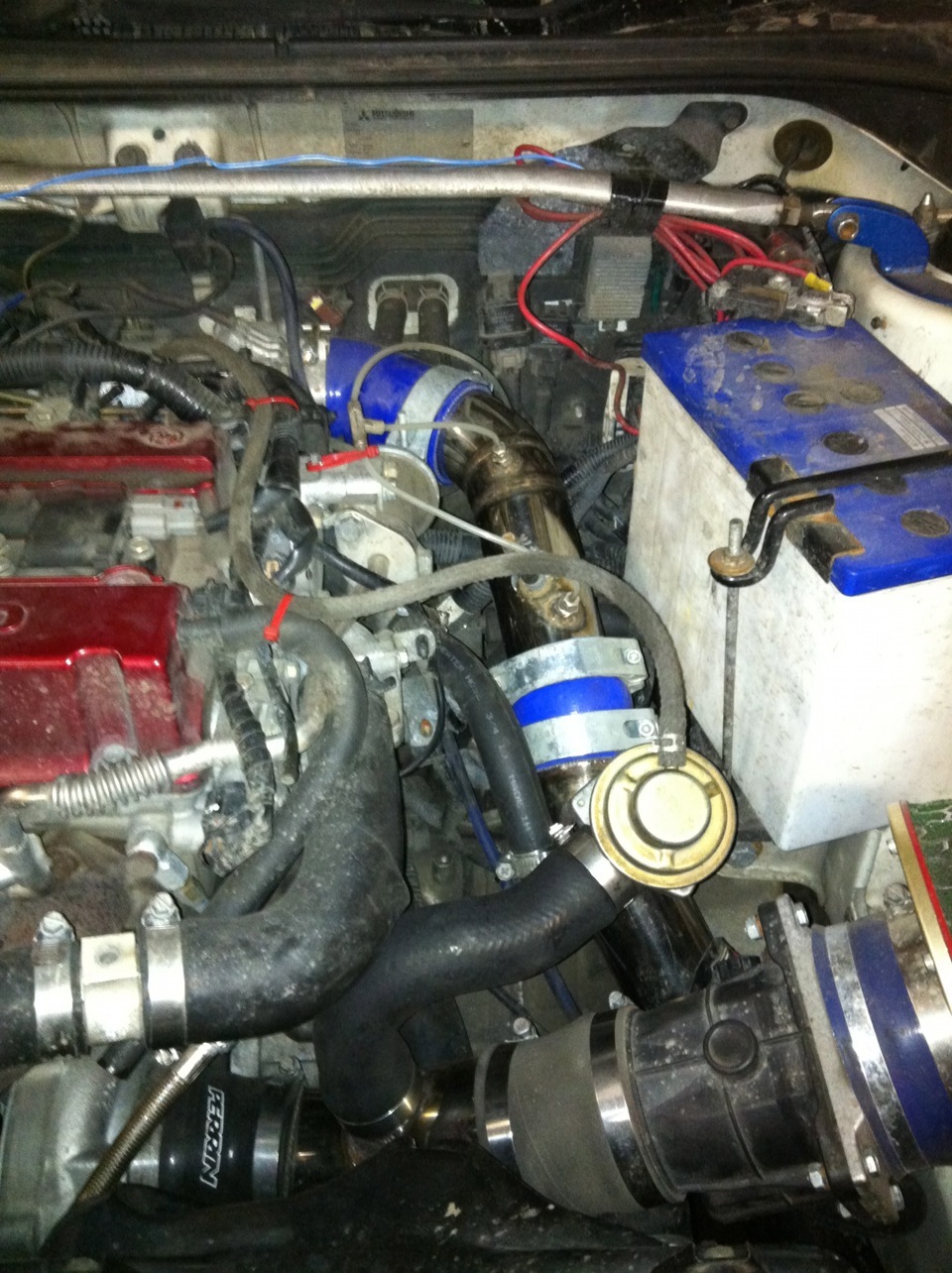 две форсунки после изготовления пайпов — Mitsubishi Lancer Evolution IX