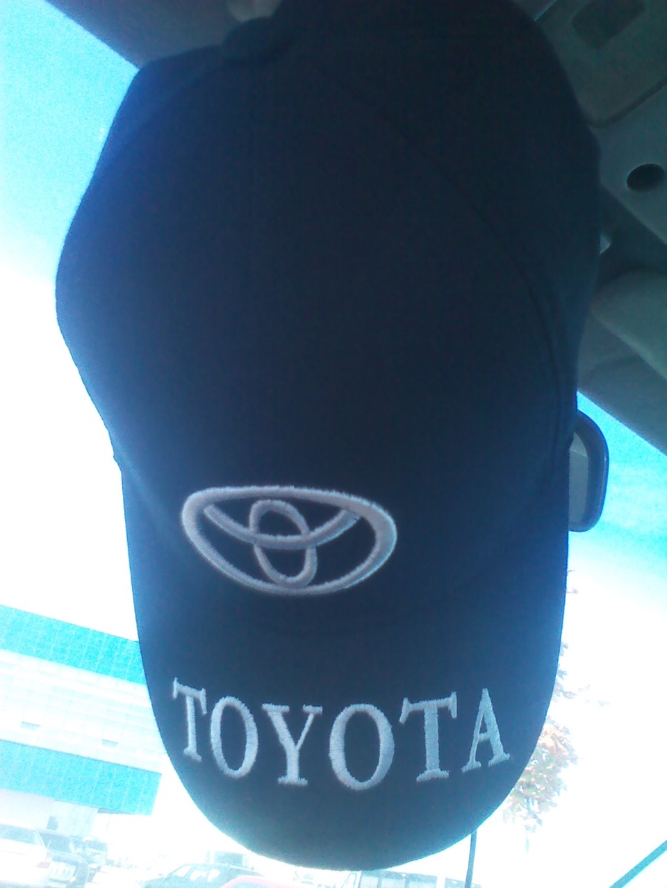 кепка с символикой надёжности — Toyota Picnic (1G), 2,2 л, 1998 года ...