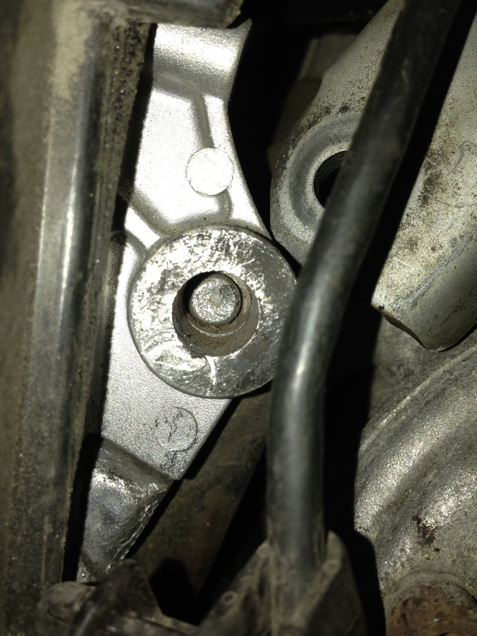 Оборвало болт крепления генератора — с последствиями. — DRIVE2