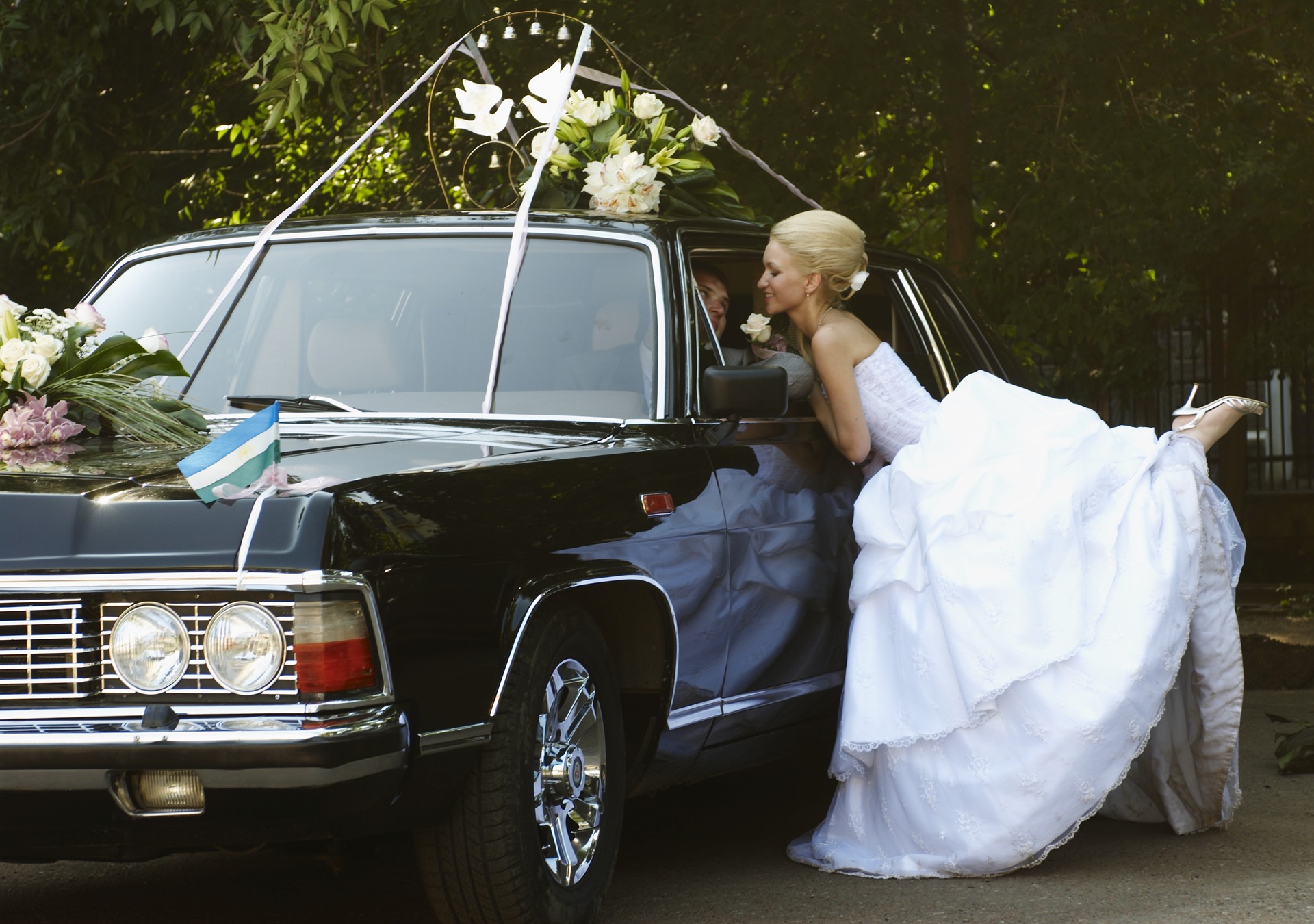 Прическа на свадьбу машину