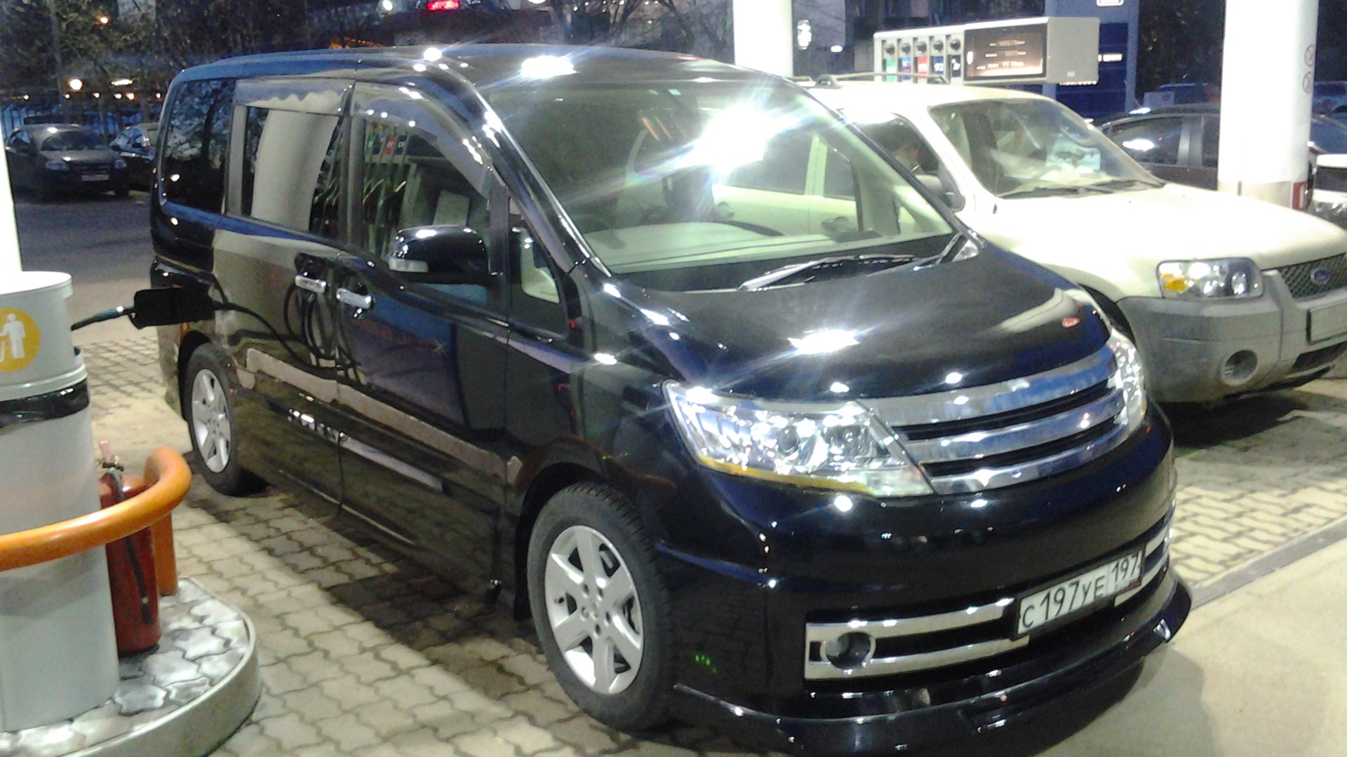 Nissan Serena Rider