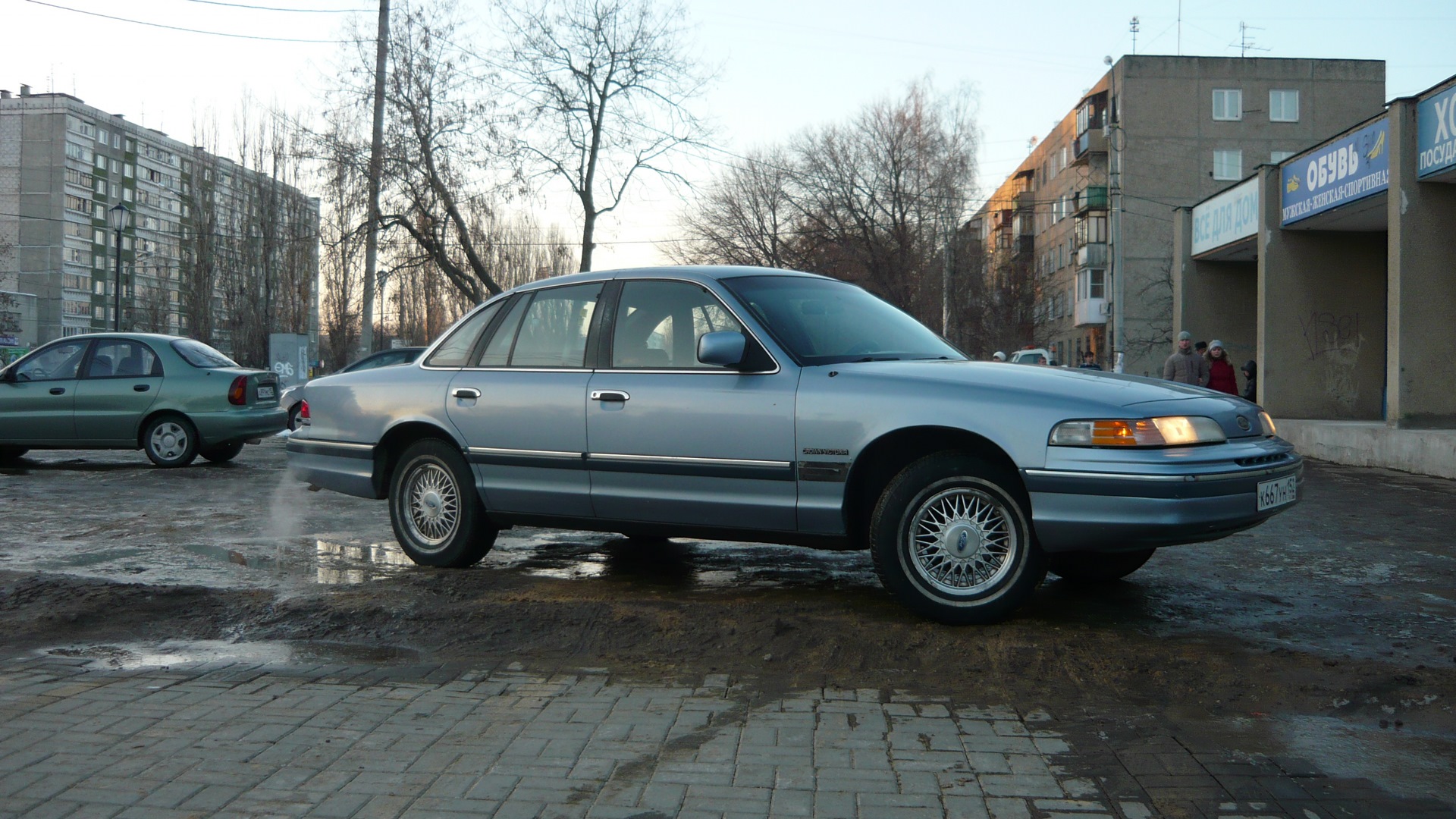 Ford Crown Victoria 4.6 бензиновый 1992 | Голубая Молния на DRIVE2