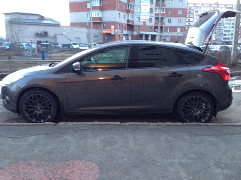 Ford Focus 2 Momo Revenge