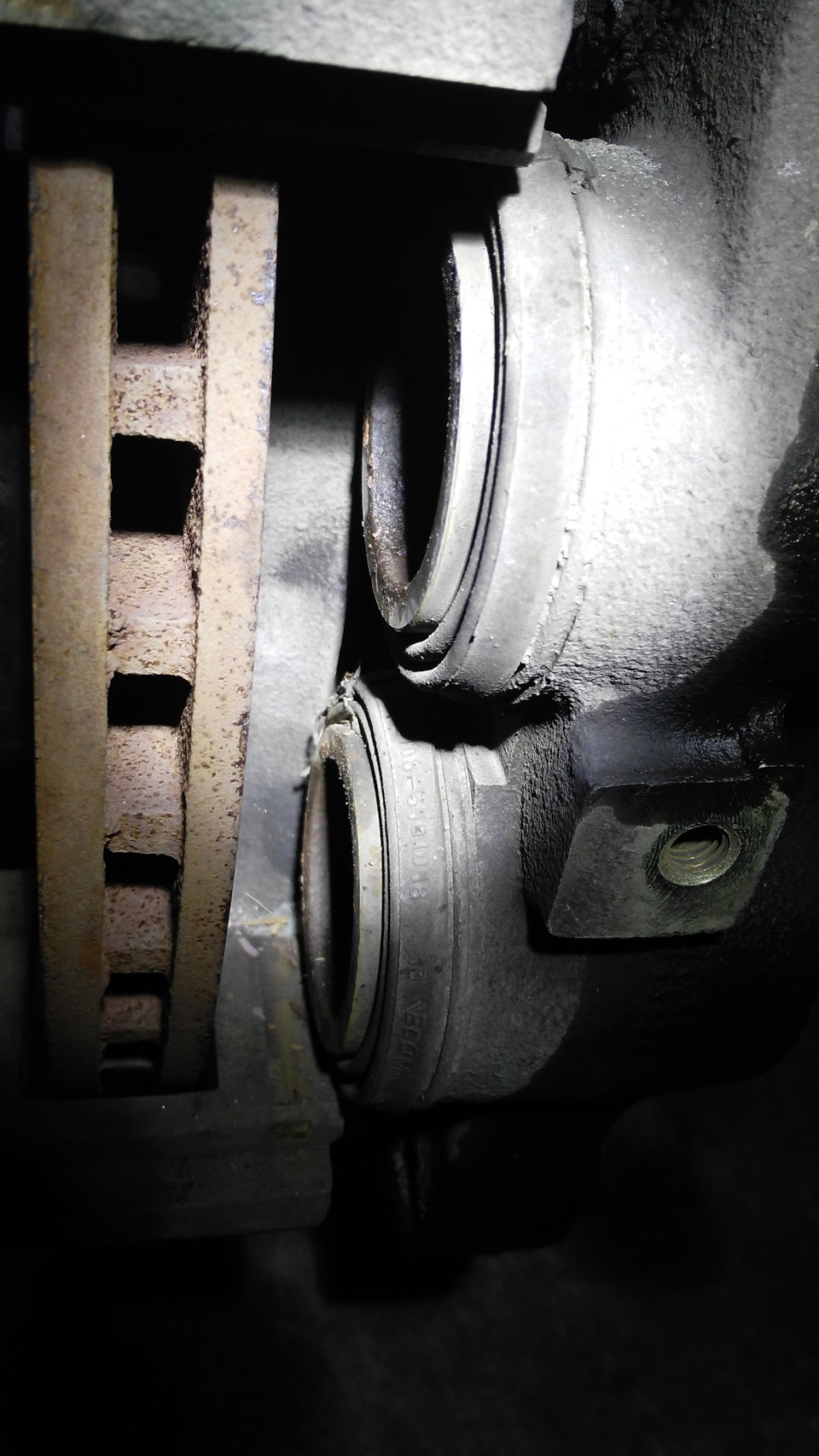 Ремонт заклинившего левого переднего суппорта. — УАЗ 315195 Hunter, 2,4 ...