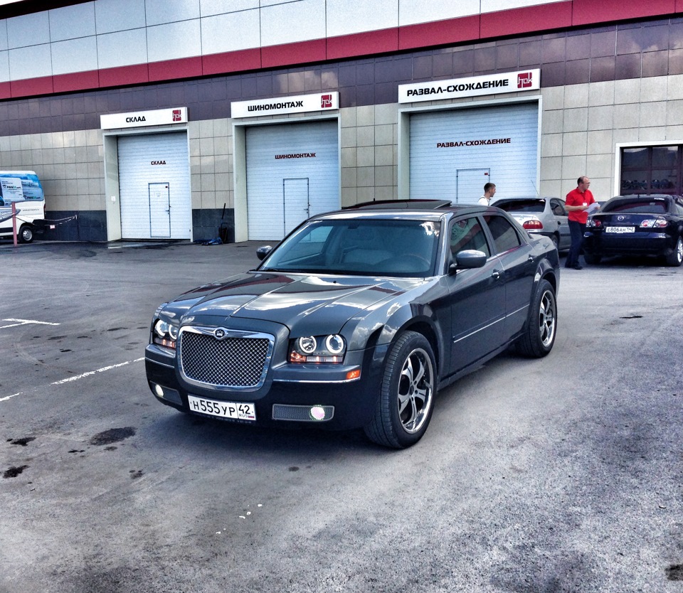 Р¤РёРѕР»РµС‚РѕРІС‹Р№ Chrysler 300c