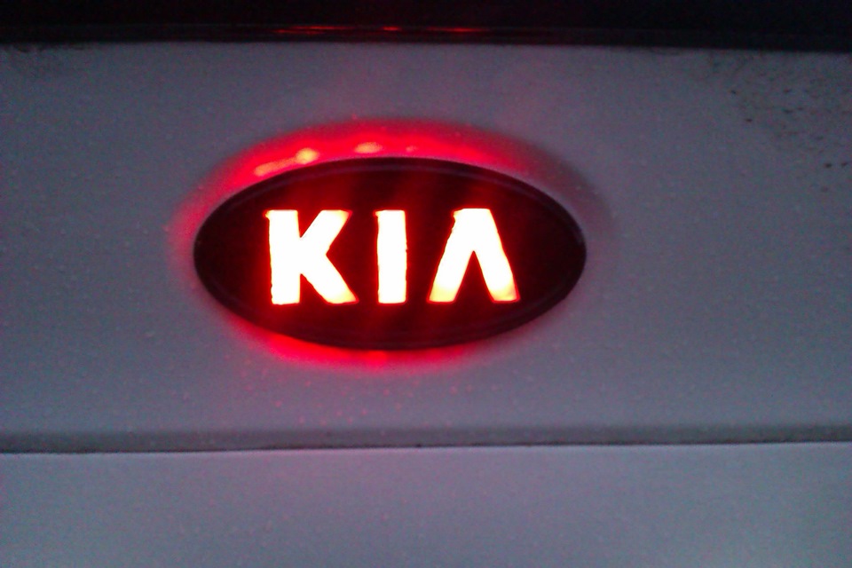 Как снять значок с багажника Подсветка эмблемы багажника - KIA Cerato (2G), 1,6 л, 2011 года электроника DRIV