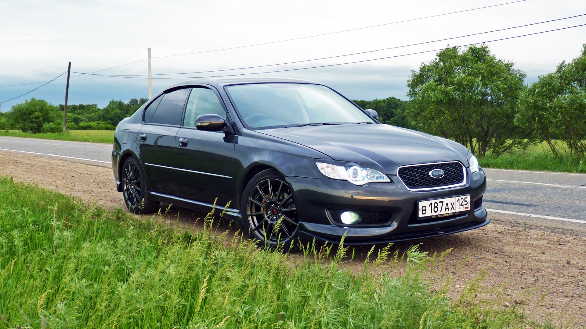 Subaru legacy spec b отличие