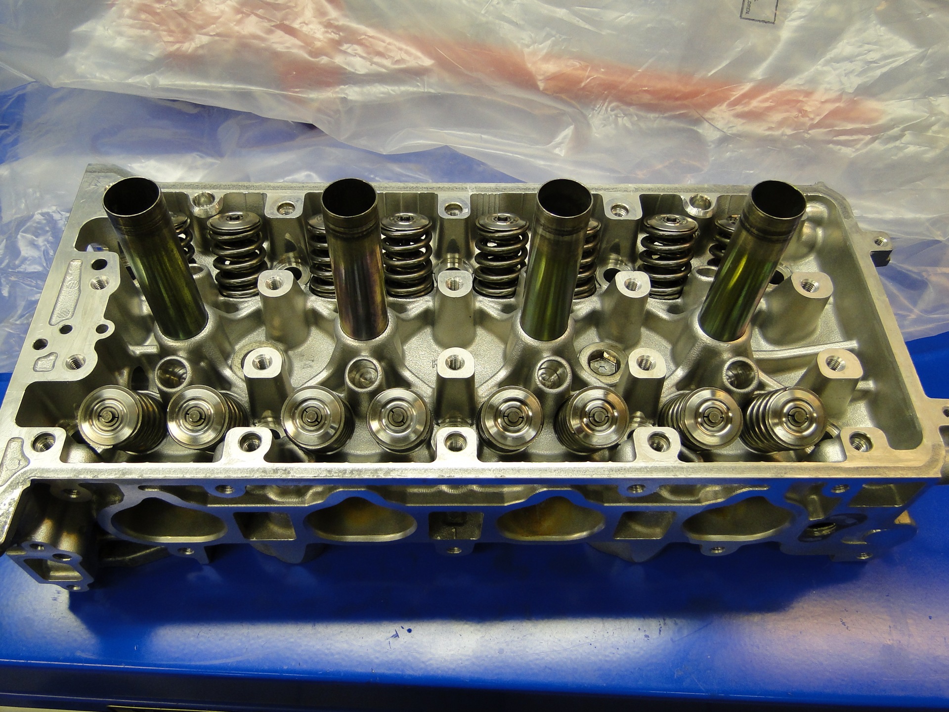 Гбц дэу леганза 2. 2. Продаю головку блока. Головка блока двигателя газ м20. Головка блока ваз 2106.