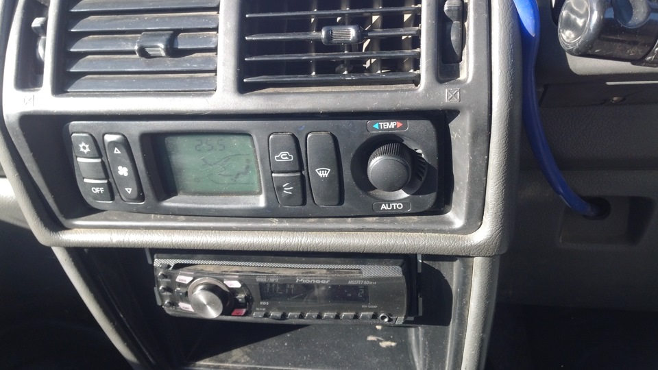 Климат контроль зимой. Климат контроль Митсубиси РВР 1996. Mitsubishi RVR climate Control connection. Перенос климата контроля Митсубиси Мираж. RVR трубка климата.