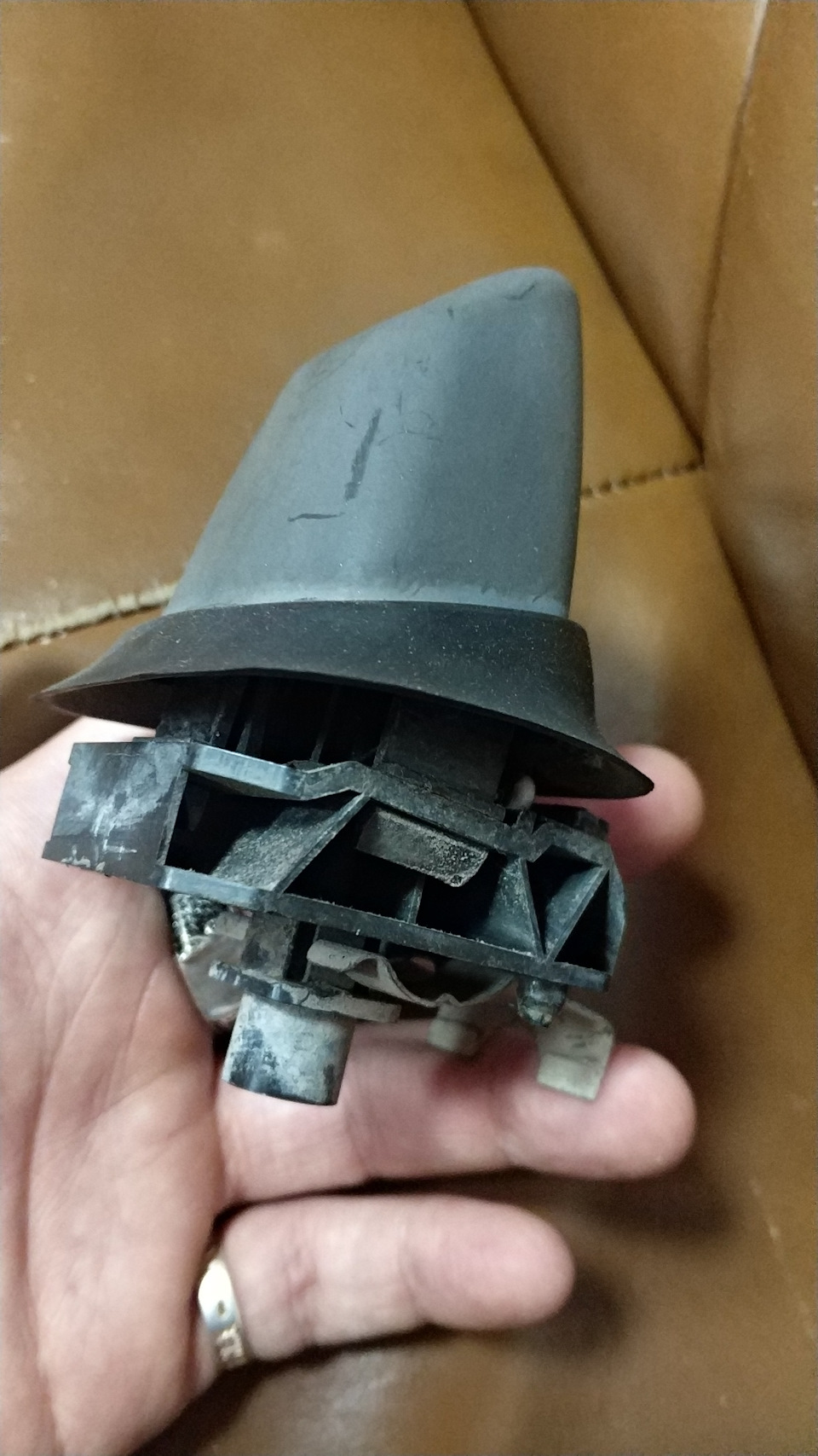 Я не думал что так тяжело в Украине найти омыватель фар))) — DRIVE2