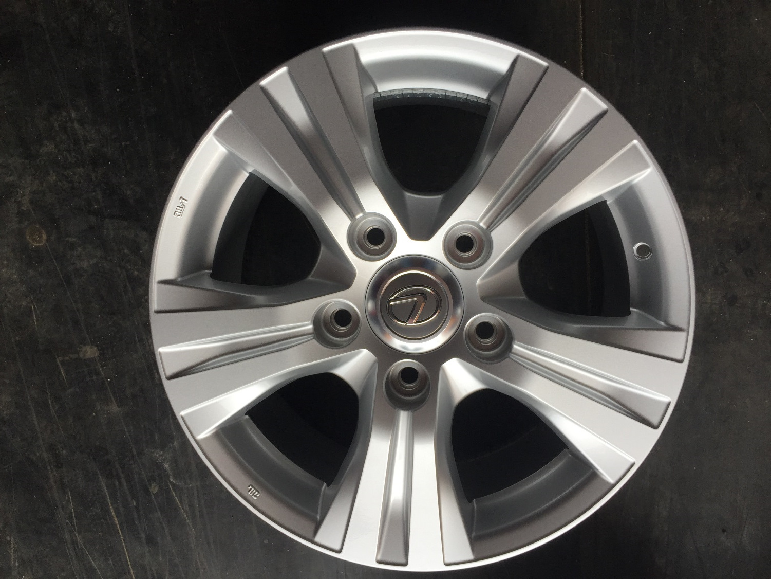 Диски lx570. Диски на lexus lx 570 r18. Диски на лексус 570 r20. Оригинальные диски lexus lx 570. Диски lx570.