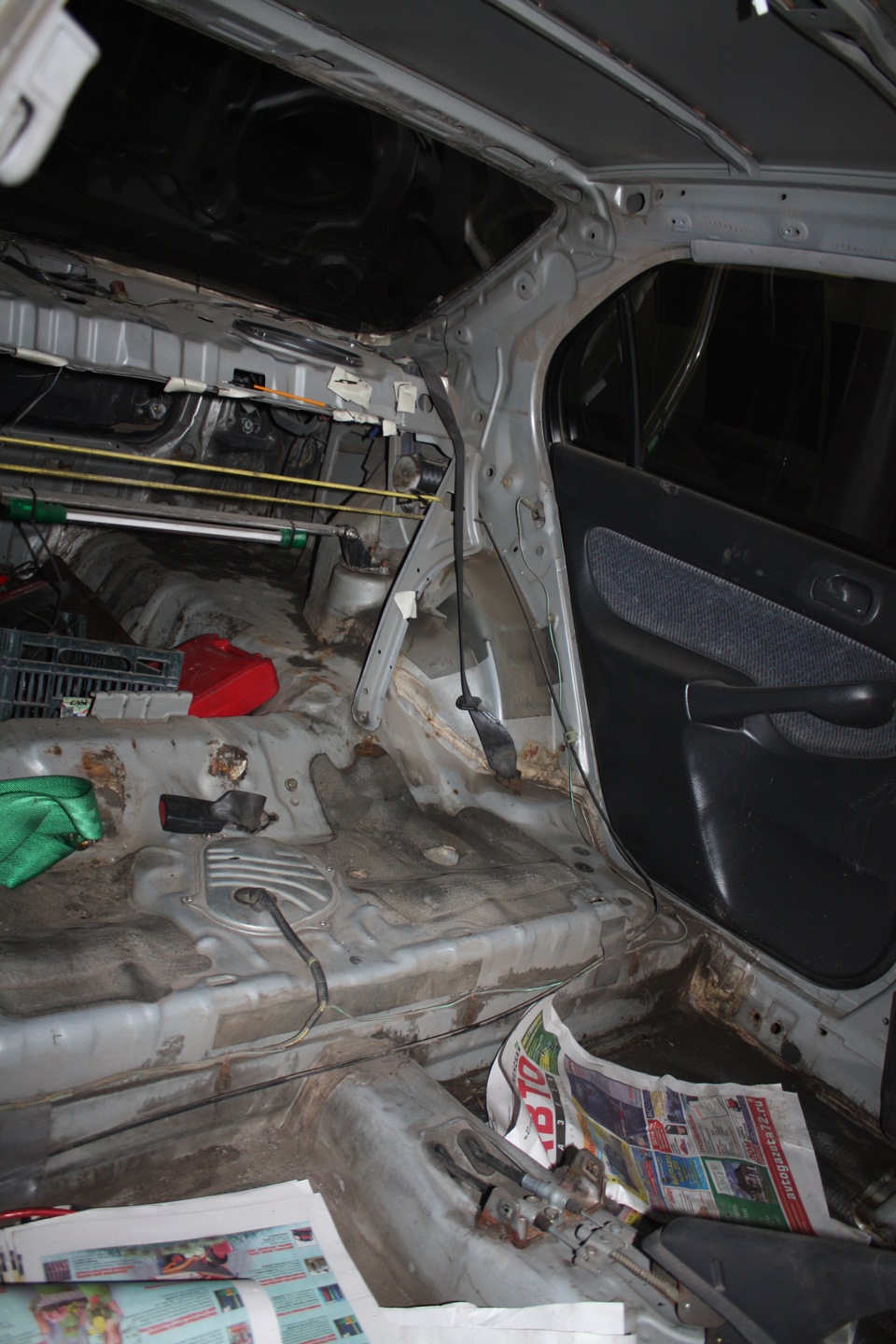 По мелочи, но много. Сезонная ревизия салона :). Фильтр в бензобаке ...