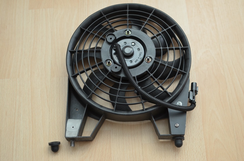 Теплообменник с вентилятором. 5. Радиатор с вентилятором для отопления. Доп радиатор dq250. Радиатор hayden 526 с вентилятором.