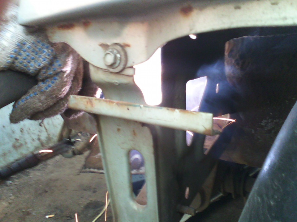 Вырвало балку из ланжерона — Lada 21120, 1,5 л, 2001 года | своими ...