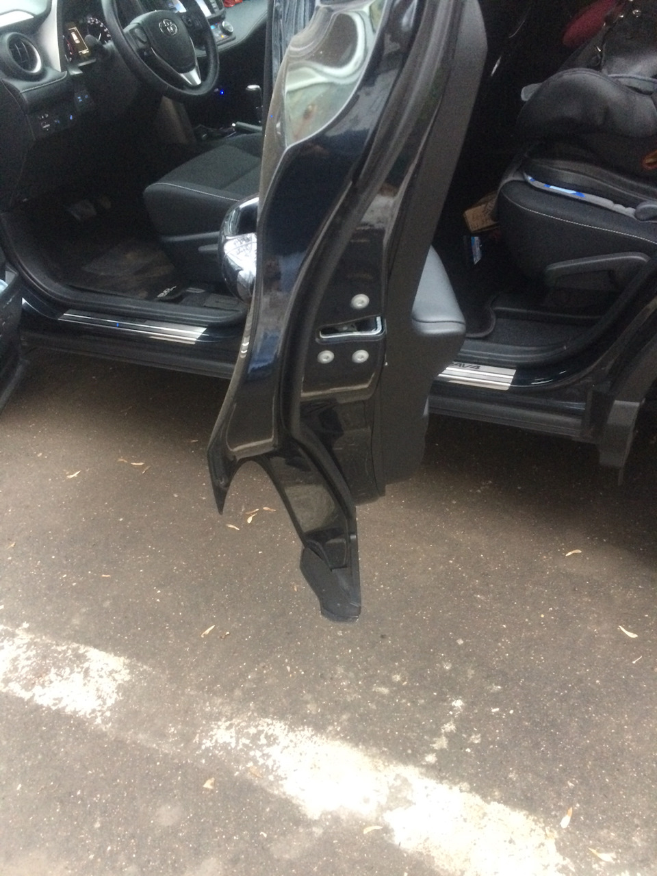 Фото в бортжурнале Toyota RAV4 (IV)