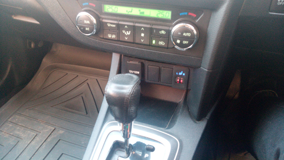 Контроллер дроссельной заслонки и подогрев сидений. — Toyota Auris (2G ...