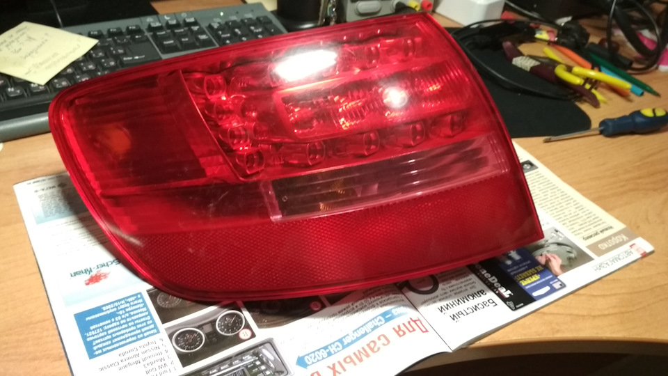 Ремонт заднего фонаря — Audi A6 Avant (C6), 3 л, 2007 года | своими ...