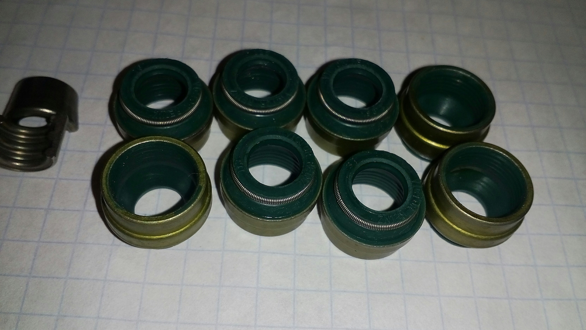Колпачок маслосъемный камаз 740-1007262. 3. Сальники клапанов sm газ 53. Сальники клапанов ауди 100 2. Клапанные сальники ауди 100.