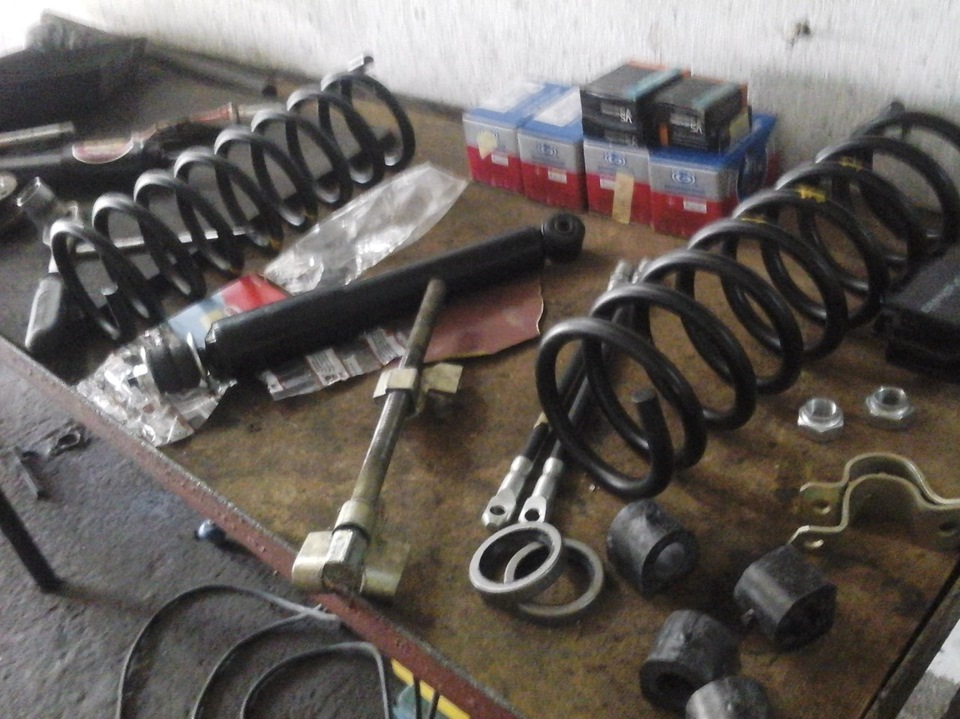 Перед тем как занижать, надо ходовую перебрать !)) — Lada 21063, 1,5 л ...