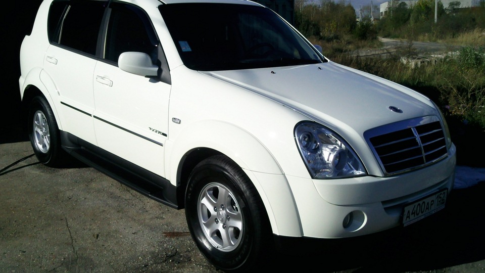 Rexton 2.7. SSANGYONG Rexton белый. ССАНГЙОНГ Рекстон белый. Рекстон белый. Rexton белый.