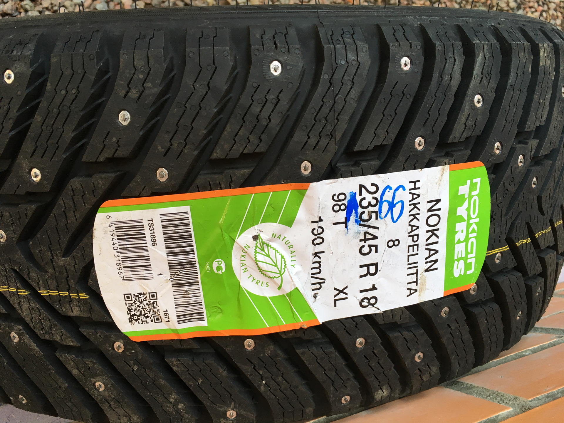 Резина нокиан 18. Hakkapeliitta 8 235/45 r18. Хакапелита 8 235 на 45. Hakkapeliitta 8 235/45 r17. Nokian Tyres 8.