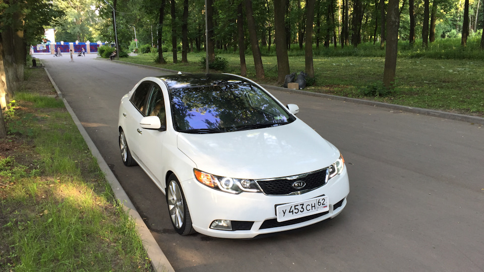 Kia Cerato 2012 белая