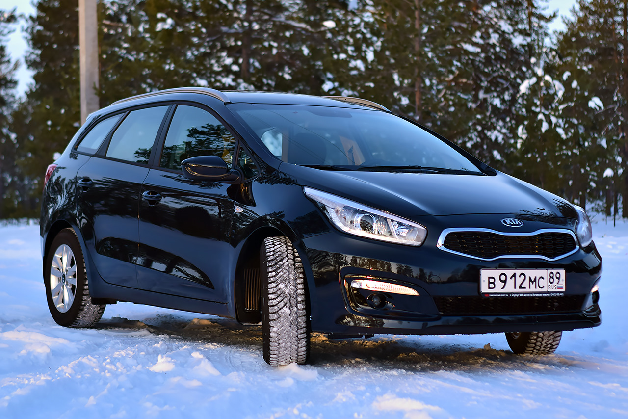 Kia Ceed спереди